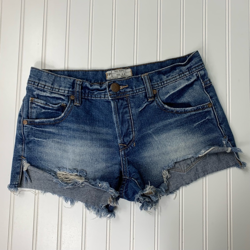 Free People Jean Shorts Denim Distressed Raw Hem Frayed Pockets Blue Size 25